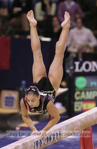 Laura Campos beam move - Aarhus Worlds 2006