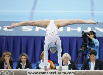 Catalina Ponor beam side handstand middle split - 2004 Athens Summer Olympics