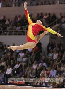 Nan Zhang beam oversplit leap with arch back - Aarhus Worlds 2006